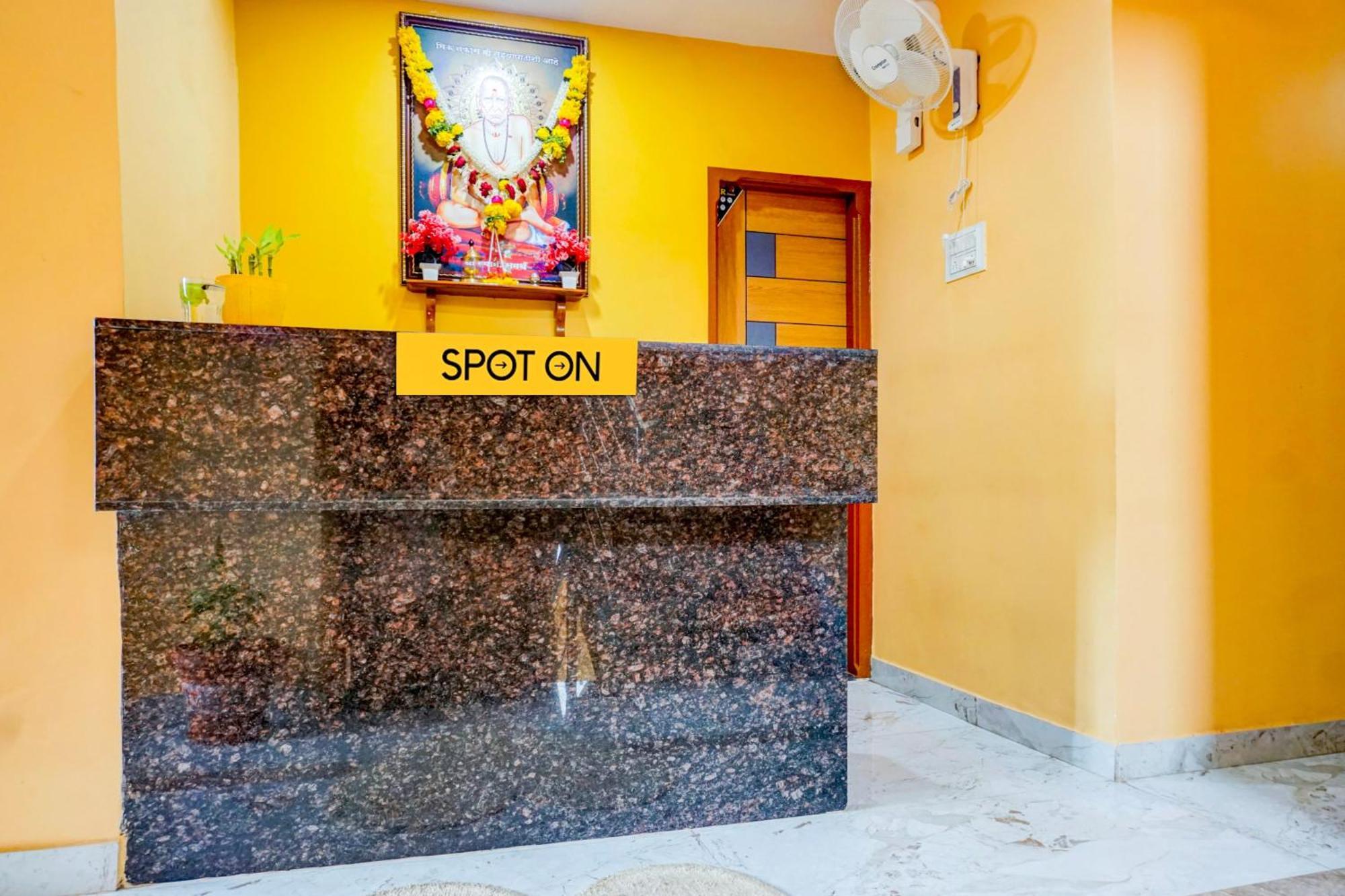 Spot On Hotel Shree Samarth Lodging Kolhapur Exterior foto