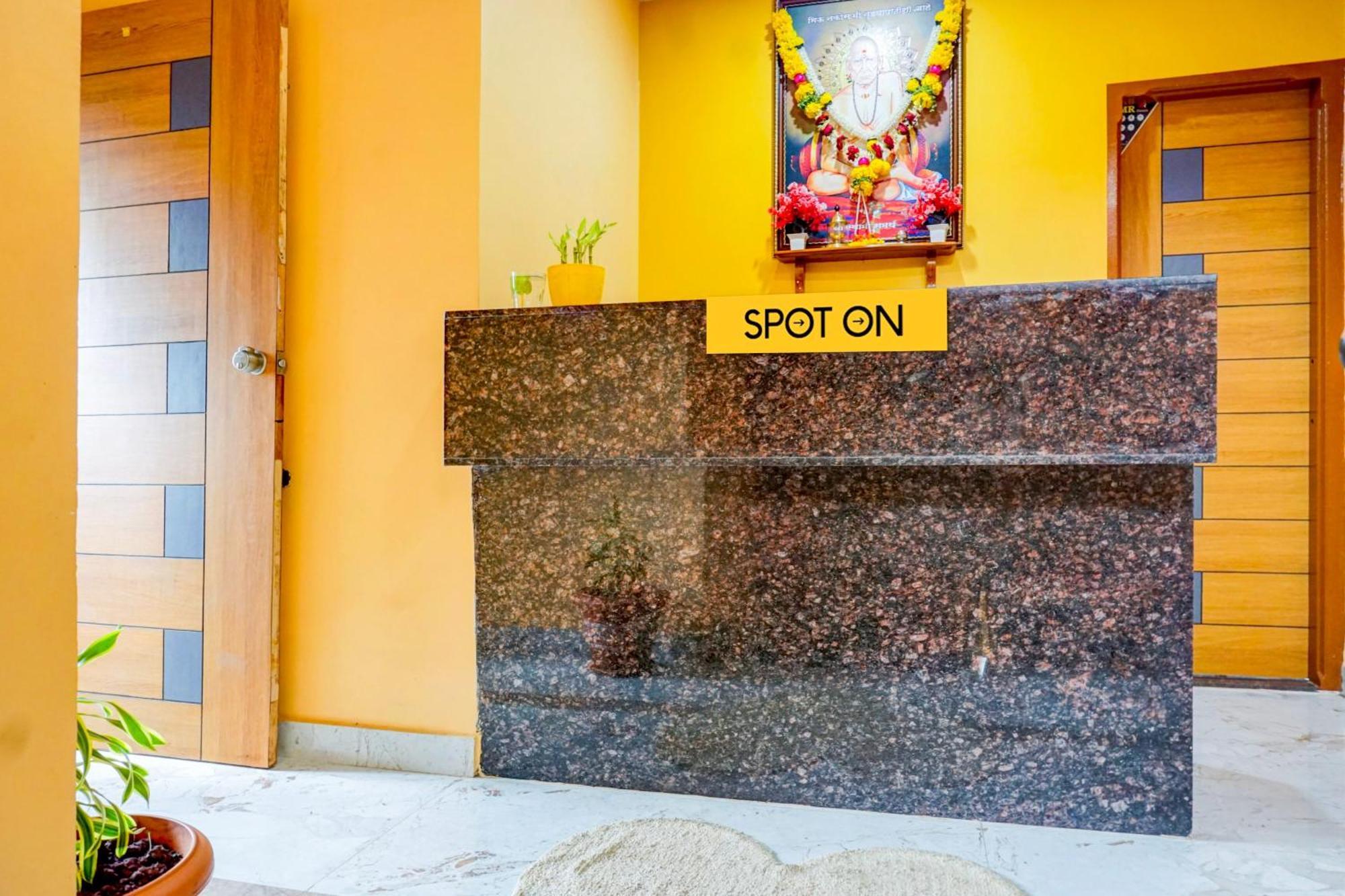 Spot On Hotel Shree Samarth Lodging Kolhapur Exterior foto